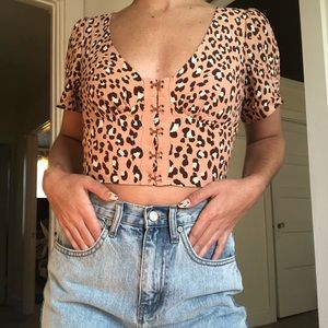 Corset inspired crop top with cutout 🤩🤩